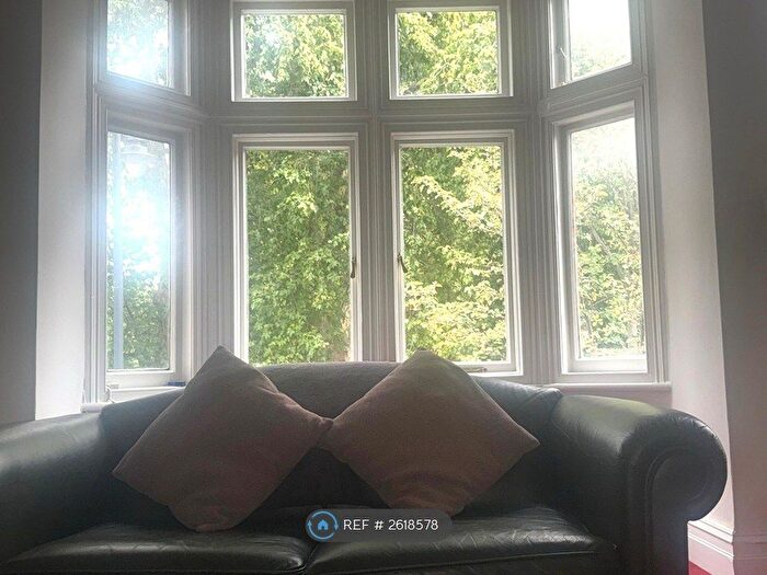 1 Bedroom Flat To Rent In Fentiman Road, London, SW8
