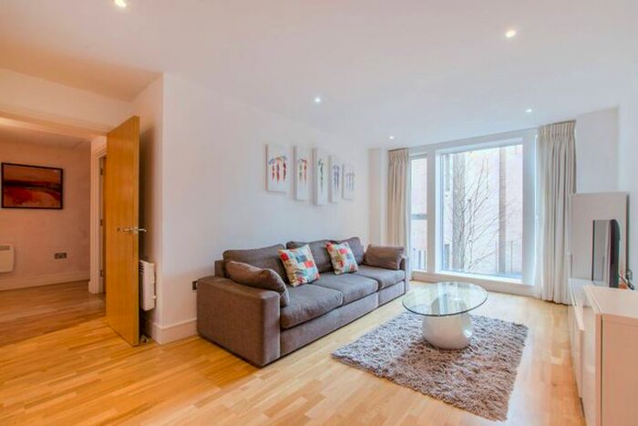 2 Bedroom Flat To Rent In Great Suffolk Street, Southwark, London, SE1