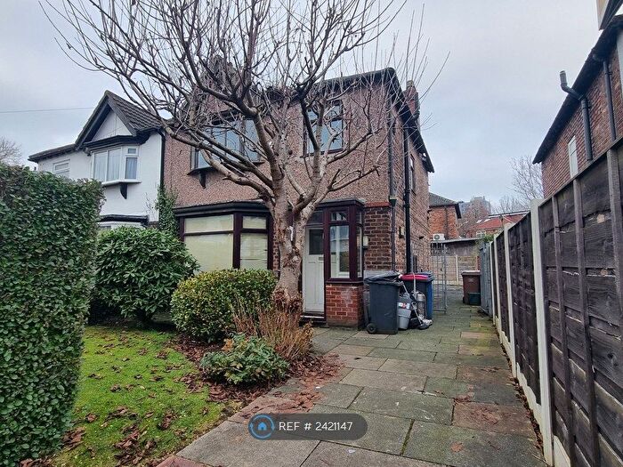3 Bedroom Semi-Detached House To Rent In Cleveleys Grove, Salford, M7