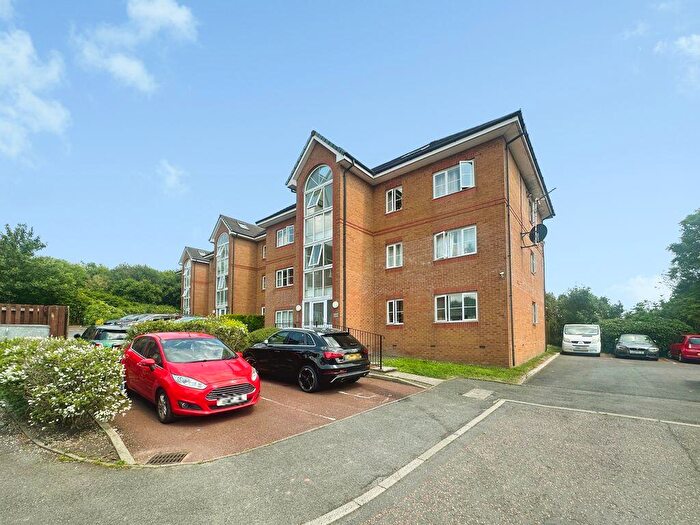 2 Bedroom Apartment For Sale In Broadoaks, Bury, BL9