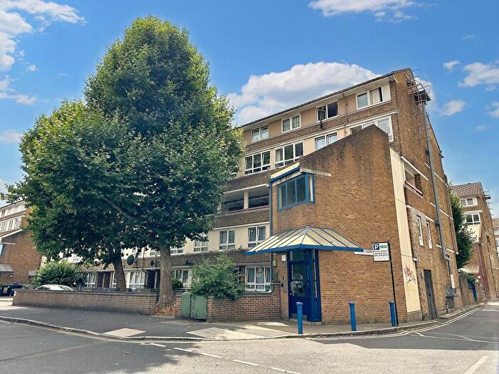 1 Bedroom Flat For Sale In Oak Court Sumner Road, London, SE15