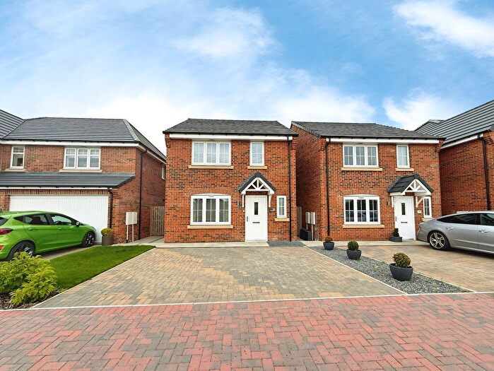3 Bedroom Detached House For Sale In Fieldfare Avenue, Ryton, NE40