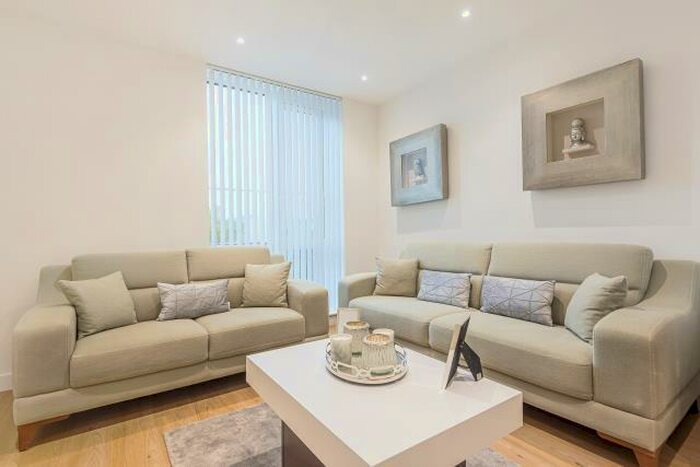 2 Bedroom Apartment To Rent In Royal Winchester House, Bracknell, RG12