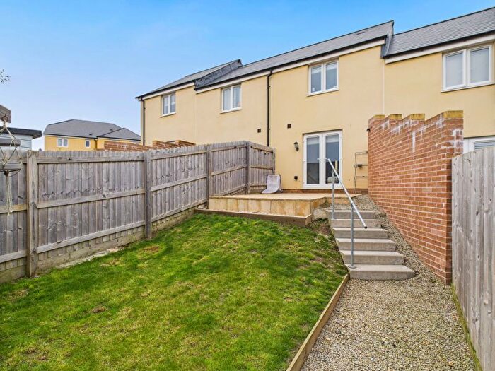 2 Bedroom Property For Sale In Bownder Hynshorn, Truro - Modern Mid-Terrace Home, TR1