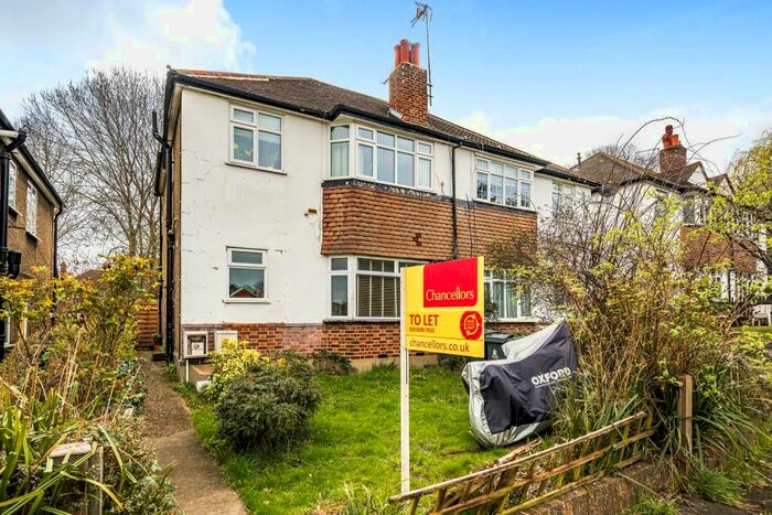 2 Bedroom Flat To Rent In Surbiton, Surrey, KT5