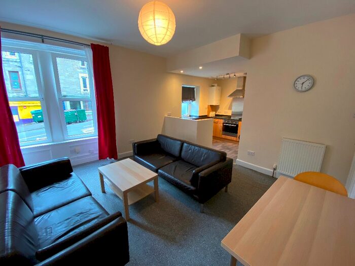 2 Bedroom Flat To Rent In Lochee Road, City Centre, Dundee, DD2