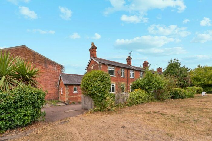 3 Bedroom Semi-Detached House To Rent In Hamilton Cottages, Course Road, Ascot, Berkshire, SL5