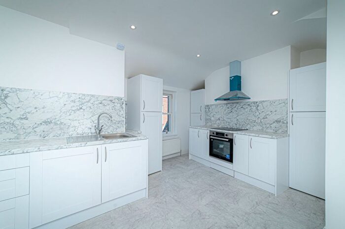 1 Bedroom Flat To Rent In A Castle Street, Ashford, TN23