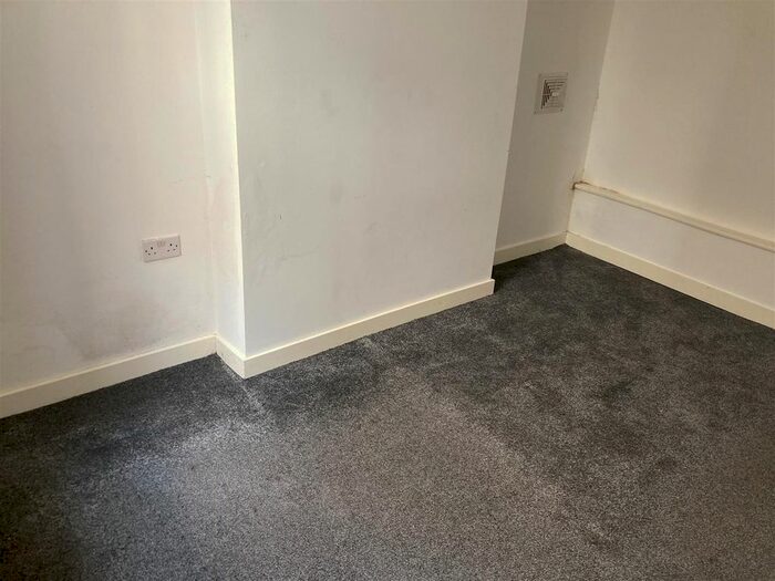 1 Bedroom Terraced House To Rent In High Street, Bedford, MK40