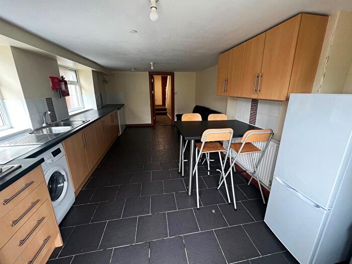 3 Bedroom Flat To Rent In Hawthorne Avenue, Swansea, SA2