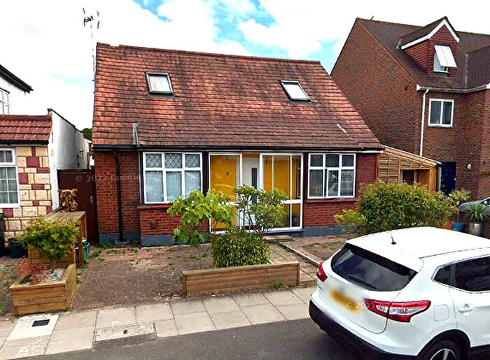 Studio To Rent In Claremont Avenue, New Malden, KT3