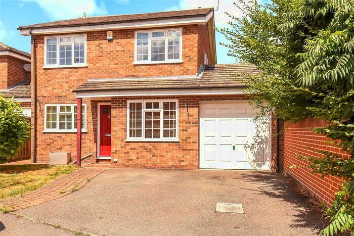 4 Bedroom Detached House To Rent In Kelsey Avenue, Finchampstead, Wokingham, Berkshire, RG40