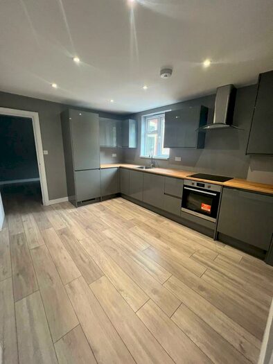 1 Bedroom Apartment To Rent In Benjamin Road, High Wycombe, HP13