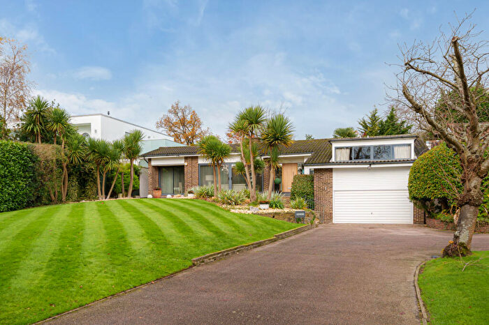 4 Bedroom Detached Bungalow For Sale In Barnet Road, Arkley, EN5
