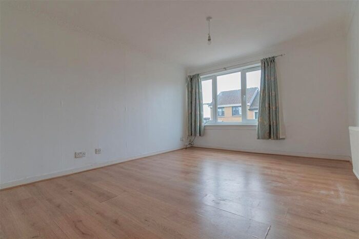 2 Bedroom Flat For Sale In Glenmore, Whitburn, Bathgate, EH47