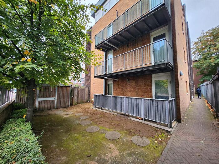 2 Bedroom Flat For Sale In Romford Road, London, E7