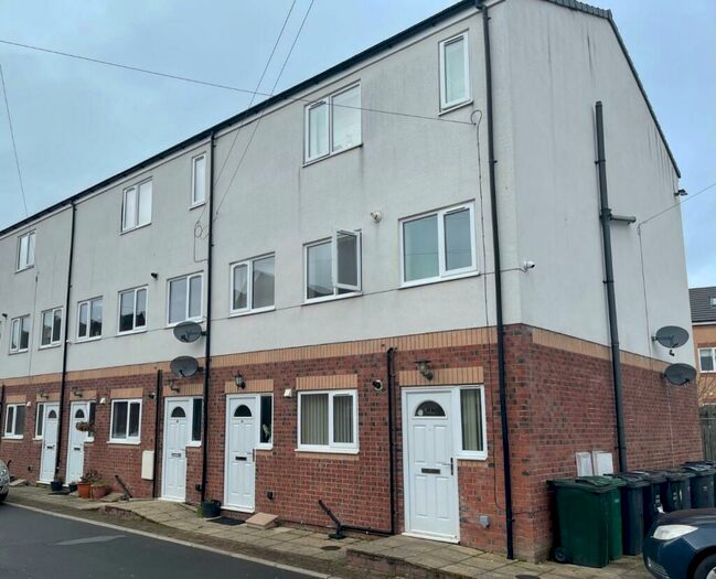 1 Bedroom Flat To Rent In Wellington Court, Bradford, BD6