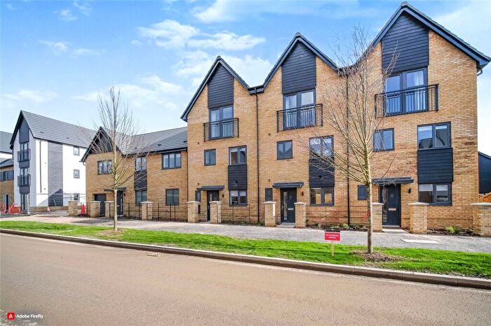 3 Bedroom Town House To Rent In Ireland Road, Crowthorne, RG45