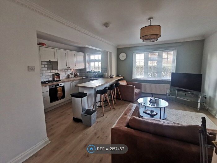 2 Bedroom Maisonette To Rent In Berkeley Mews, Chichester, PO19