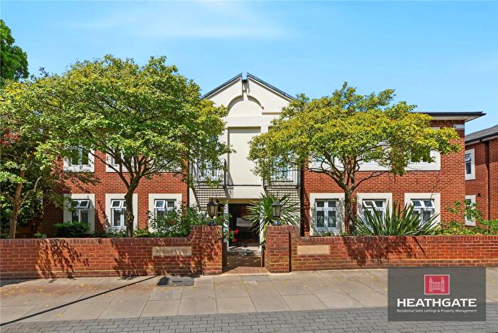 2 Bedroom Flat For Sale In Ivor Court Chalgrove Gardens Finchley, N3