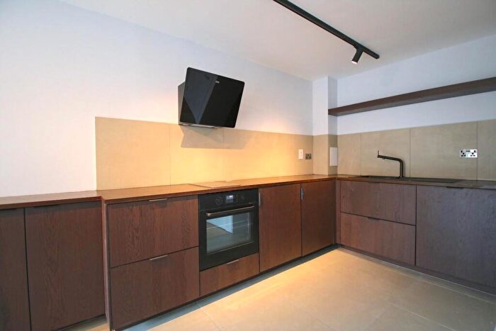 1 Bedroom Flat To Rent In Morton Close, London, E1
