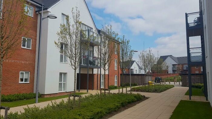 1 Bedroom Apartment To Rent In Holmbush Mews, RH12