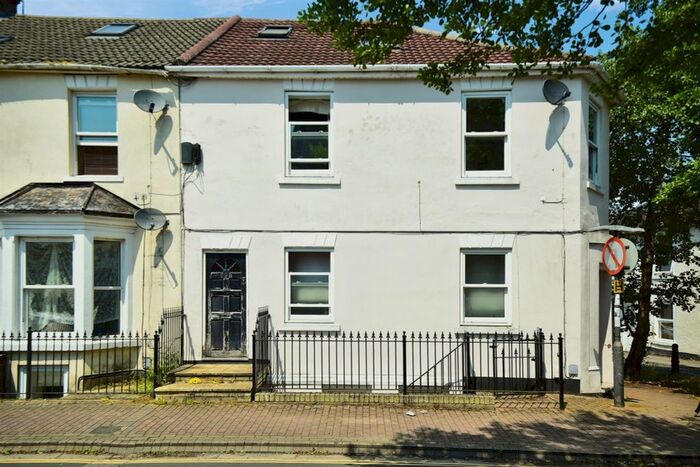 2 Bedroom Flat For Sale In North Street, Swindon, SN1