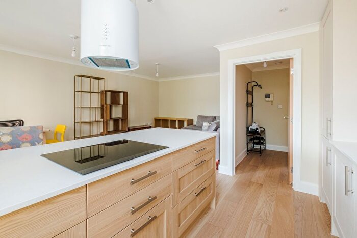 1 Bedroom Flat To Rent In Southgate Road, London, N1