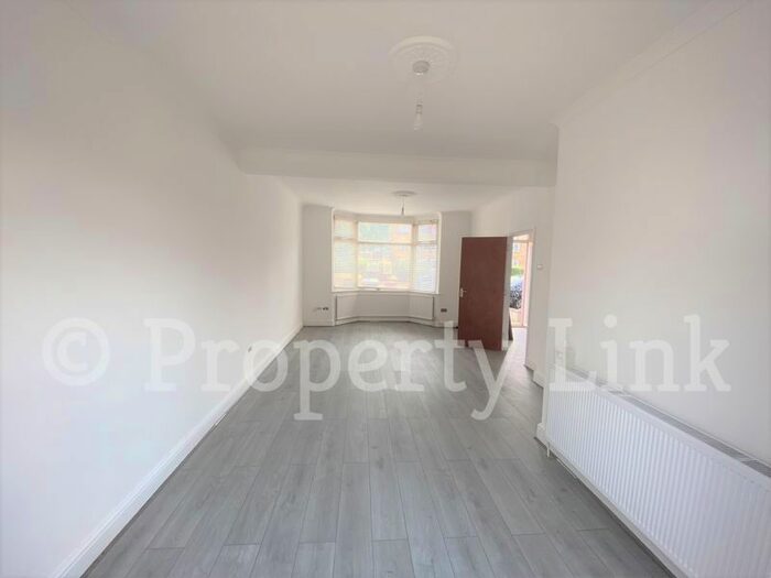 3 Bedroom Property To Rent In Sandford Road, London, E6