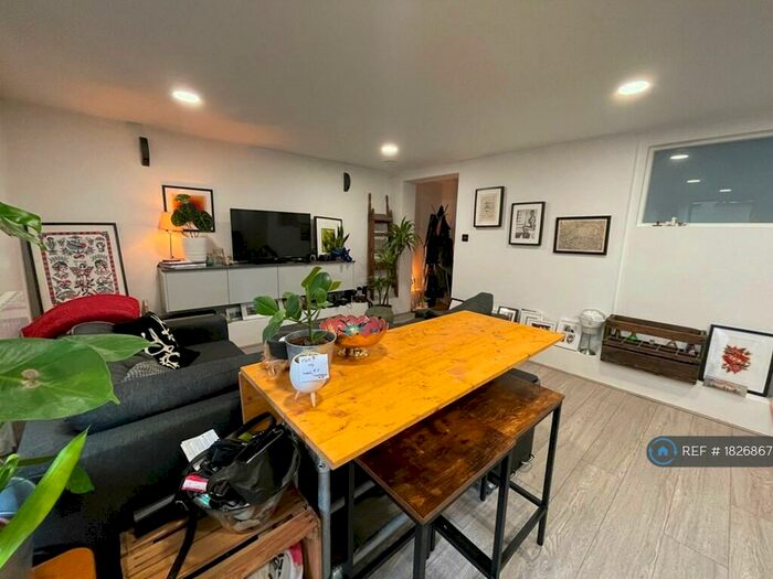 1 Bedroom Flat To Rent In Alconbury Road, London, E5