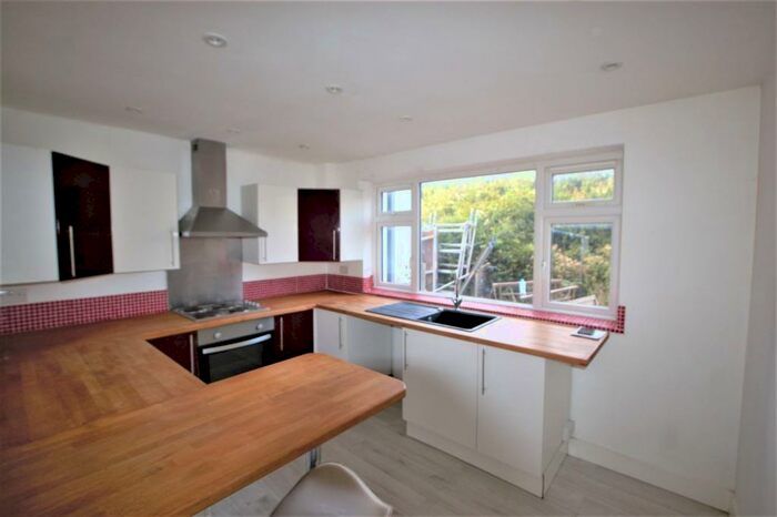 2 Bedroom Flat To Rent In Westbrook Road, Welling, DA16