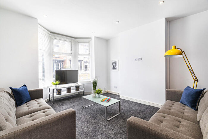 6 Bedroom House To Rent In Norwood Terrace, Leeds, LS6