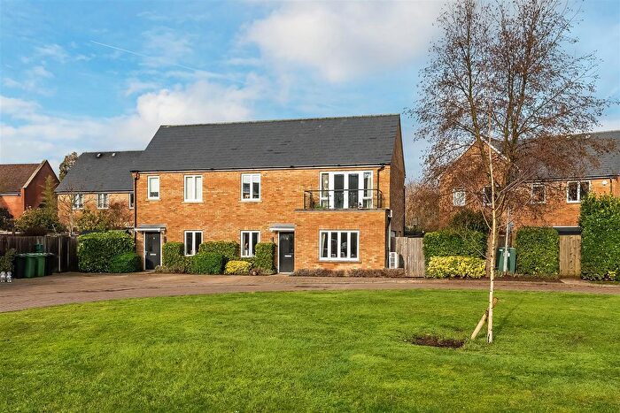 2 Bedroom Flat For Sale In Cypress Close, Epsom, KT19