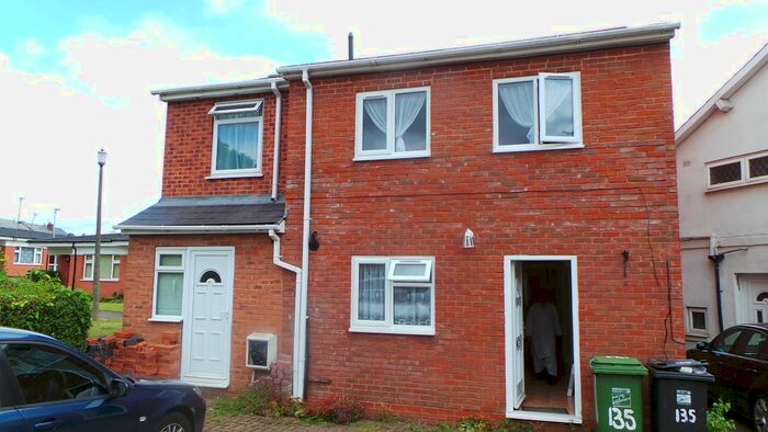 4 Bedroom Semi-Detached House To Rent In Holloway Lane, Redditch, B98