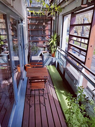 2 Bedroom Flat To Rent In Mile End Road, London, E1