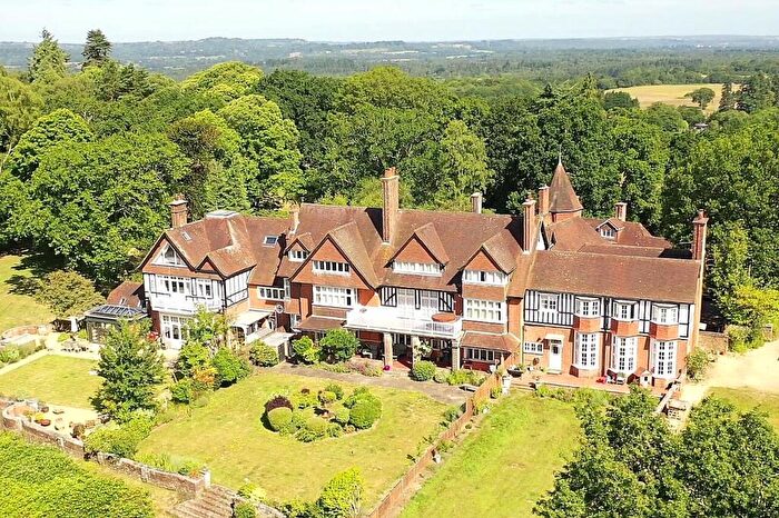 6 Bedroom Terraced House For Sale In London Road, Rake, Liss, Hampshire, GU33