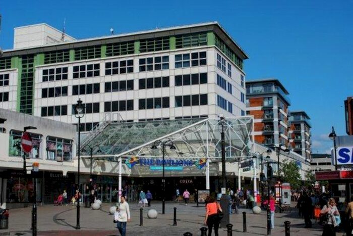 2 Bedroom Flat To Rent In High Street, Uxbridge, UB8