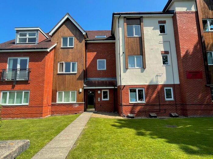 2 Bedroom Flat To Rent In Springbridge Road, Manchester, M16