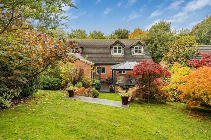 4 Bedroom Detached House For Sale In Orpine Close, Bicester, OX26
