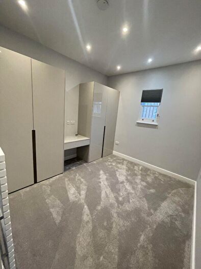 3 Bedroom Flat To Rent In Bedroom Flat – New North Road, Shoreditch, N1