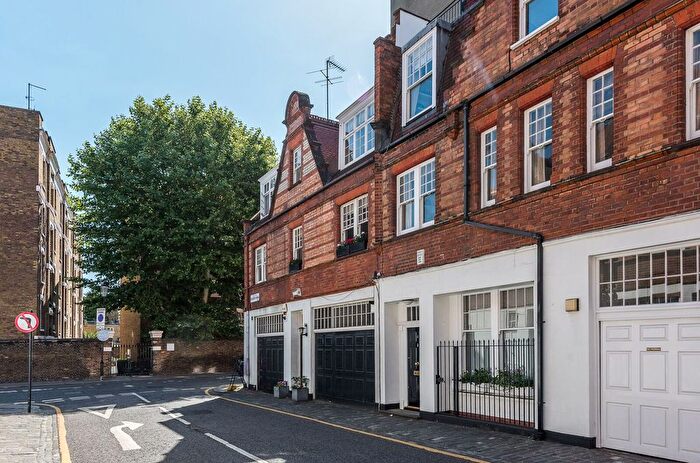 4 Bedroom Property To Rent In Holbein Mews, Chelsea, London, SW1W