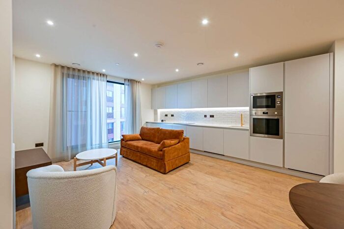 1 Bedroom Flat To Rent In The Eades, Walthamstow Central, Walthamstow, E17