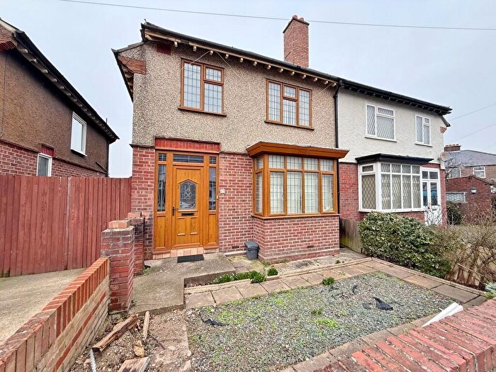3 Bedroom Semi-Detached House For Sale In Pitreavie Road, Cosham, PO6