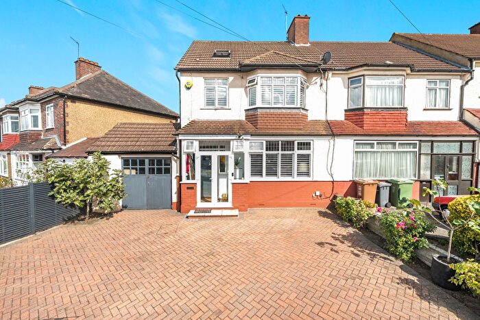 4 Bedroom End Of Terrace House For Sale In Pitfold Road, Lee, SE12