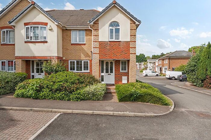 3 Bedroom End Of Terrace House To Rent In Devonshire Park, Reading, RG2