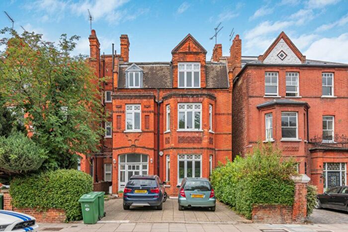 2 Bedroom Flat For Sale In Goldhurst Terrace, London, NW6