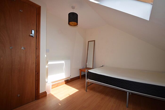 6 Bedroom House To Rent In Harriet Street, Cathays, CF24