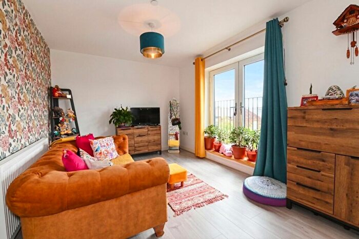 2 Bedroom Flat For Sale In Farrier Close, Swinton, M27