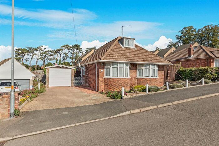 3 Bedroom Detached Bungalow For Sale In Dene Close, Kettering, NN16