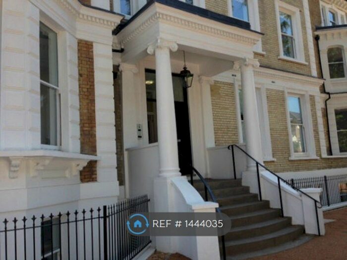 2 Bedroom Flat To Rent In Longwood House, Surbiton, KT6